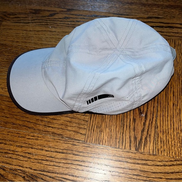 BCG Cool‎ Qwick Athletic Performance Running Gym Tennis Adjustable Grey Hat - Picture 1 of 5